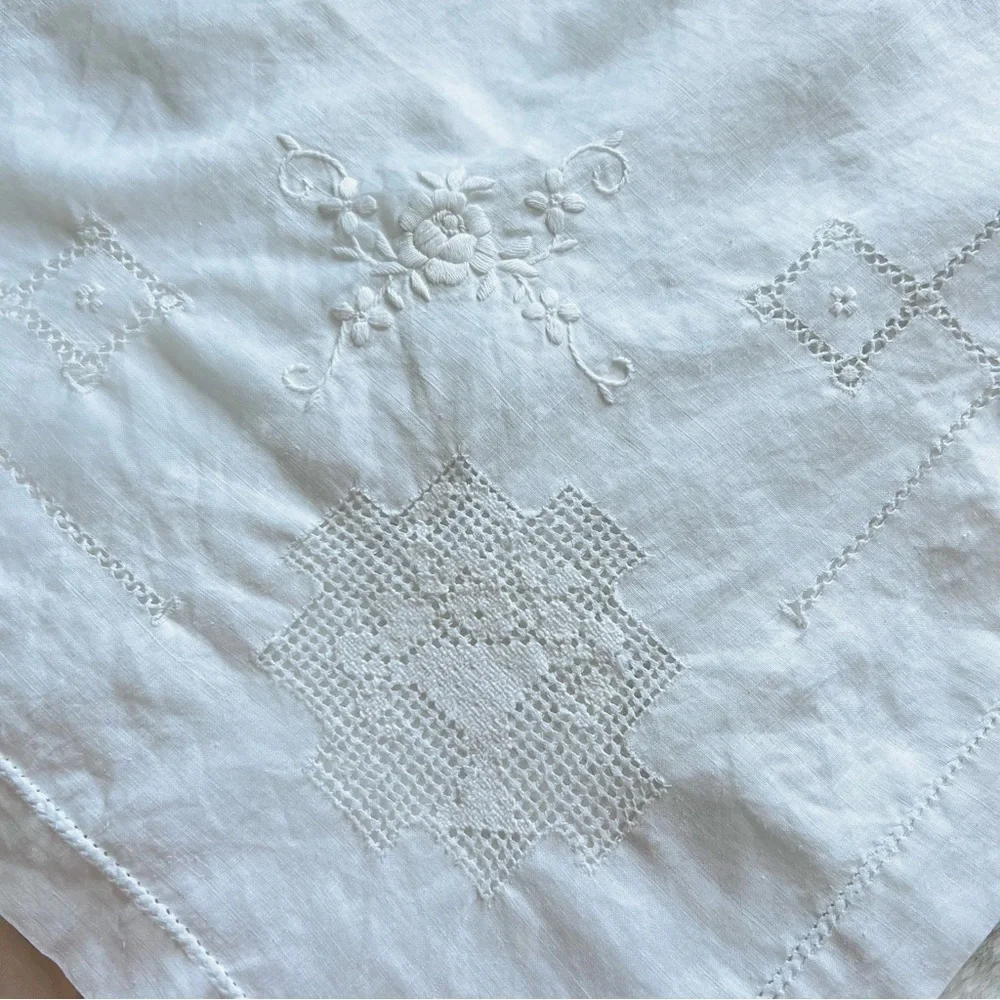 35”x35” Vintage Linen Tablecloth, Centerpiece, Table Topper.